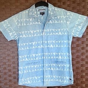 RVCA, Size S, light blue w/ shark teeth